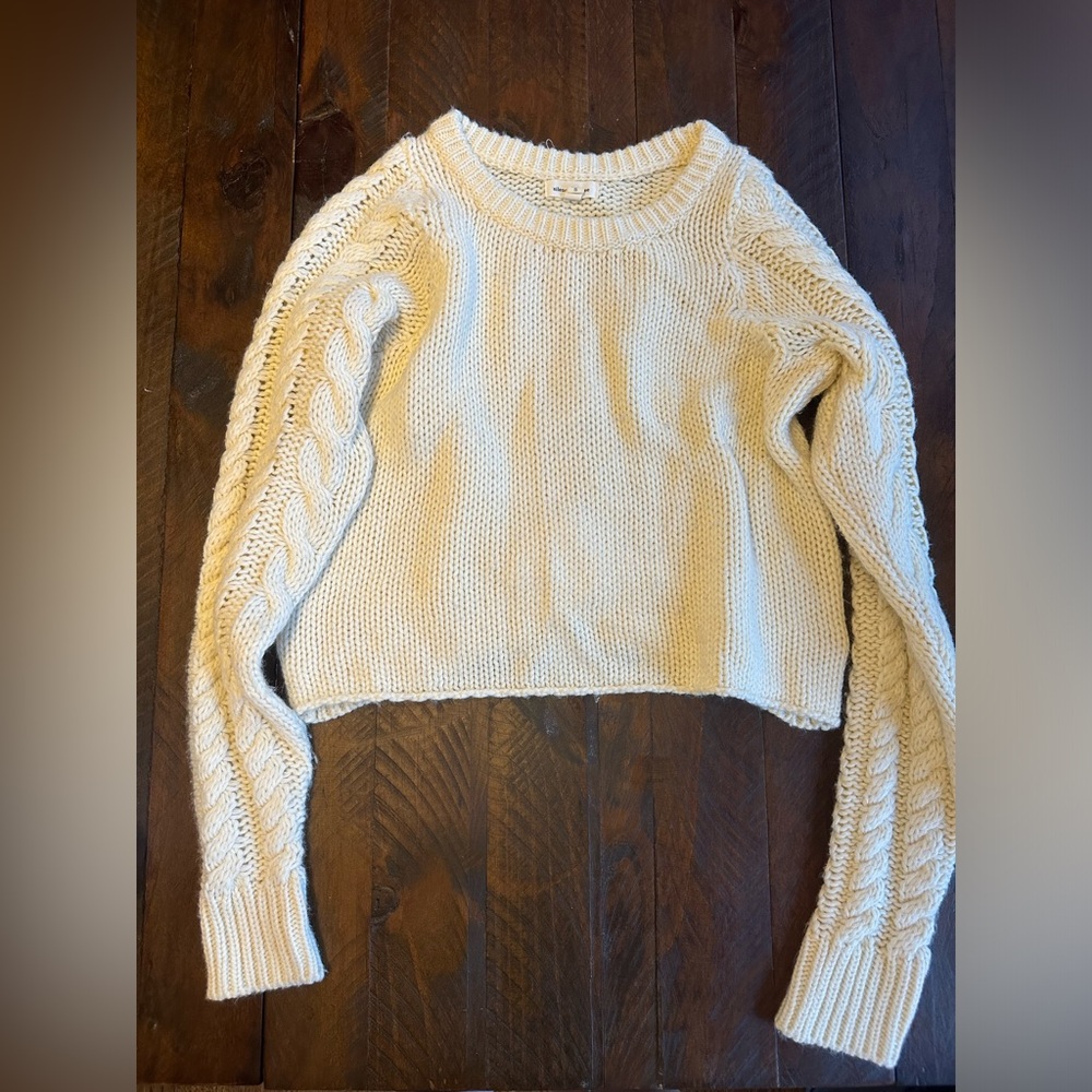 Women’s size S silence + noise cream cable knit cropped sweater